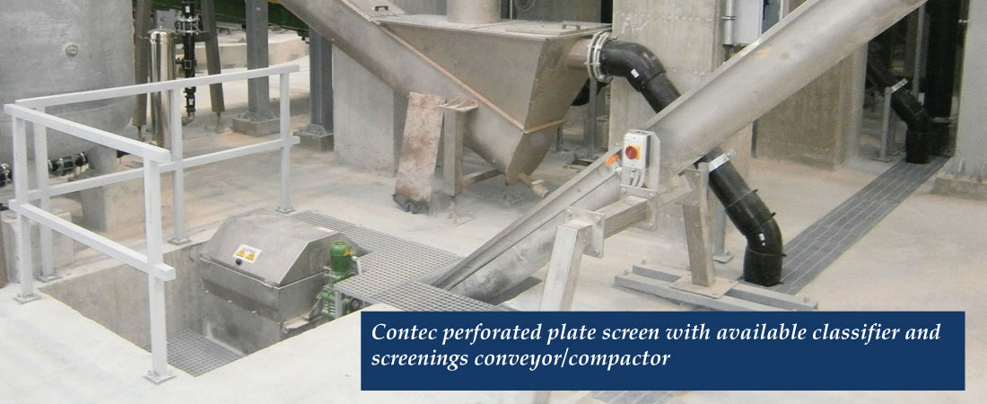 Image of Contec screen in a trench, working iwth a classifier and conveyor/compactor
